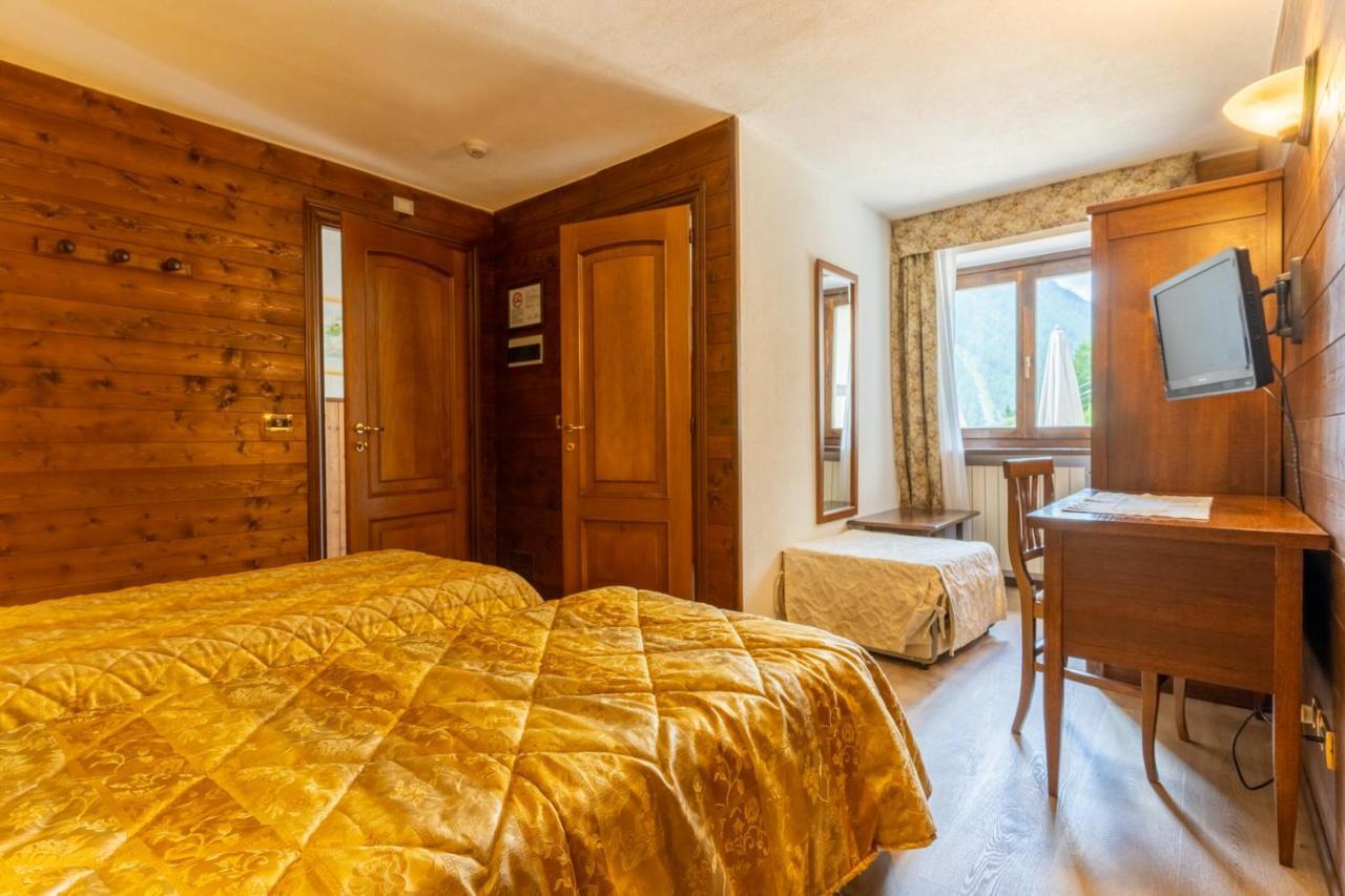 Hotel Des Alpes Saint-Rhemy-En-Bosses Esterno foto
